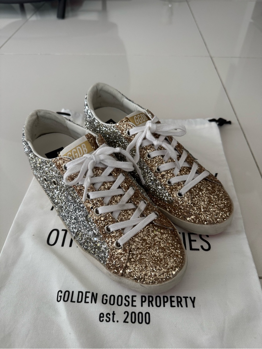 Golden Goose Superstar Bicolor Glitter Sneakers - Picture 3 of 9